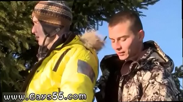 Fellations publiques musclées gay Snow Bunnies Anal Sex