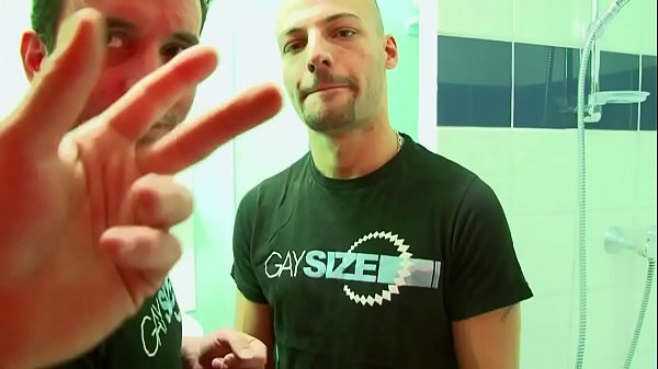 Người Pháp thẳng được fuck bởi một người Pháp đồng tính