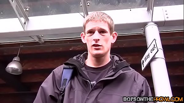 Danny Stephens è pronto a sedersi su due grosse spade lunghe