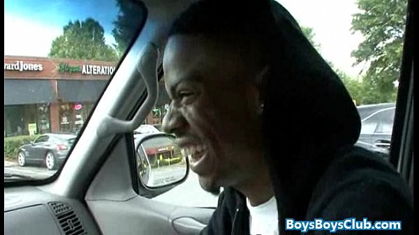 Mec noir baise un jeune garçon gay blanc dur et profond 22
