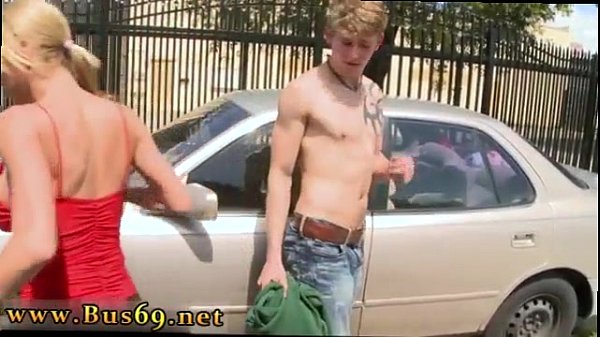 Des hétéros font des pipes, des films porno gay et des marines hétérosexuels