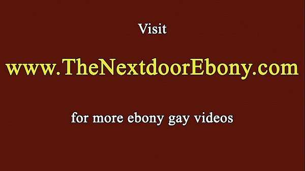 Fusto ebano succhiato da uno stallone nero legato