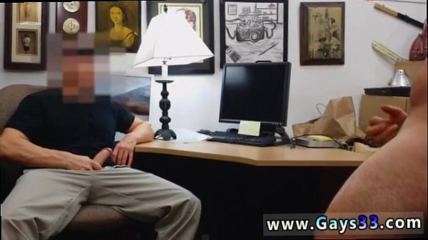 Gay teen cash Un homme hétérosexuel devient gay pour l'argent dont il a besoin