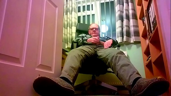 Velho e jovem sub-menino garganta e anal