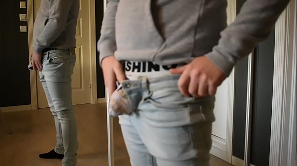 Provare della biancheria intima nuova