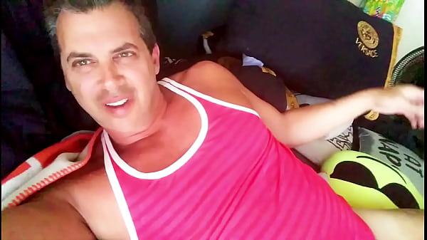 Cory Bernstein CorytheModel a trompé pour se masturber une grosse bite, un doigt gros cul et manger du sperme dans une sextape de jeu de rôle de célébrité masculine qui a fui