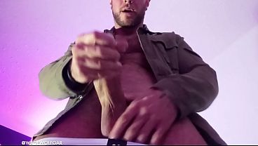 雄辩的言语种马韦德·沃尔夫加（Wade Wolfgar）在繁殖角色扮演独奏中