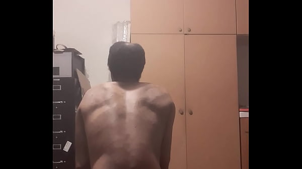 Paseo en consolador en garaje