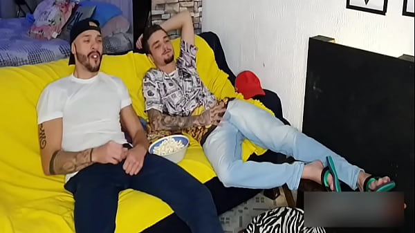 Mi sono addormentata e mi sono svegliata mentre allattavo al seno