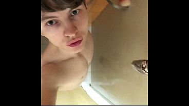 (危险) 健身房淋浴中的辣妹自慰/大鸡巴(23cm)/巨量