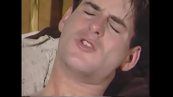 Anh chàng tóc vàng sừng sỏ Lee Jennings chạm vào bánh xe tại nhà máy Bourneville với anh chàng trẻ tuổi dễ thương Lon Flexx sau khi vòng lặp và cặp mông chung