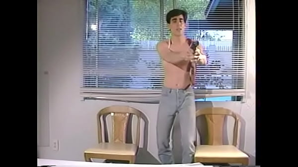 Ransacker Butch Taylors Assistent möchte die Sicherheit des Hotelsafes überprüfen, in dem der saudische Prinz vermutlich seine Diamant-Tiara versteckt hat, und den Puls seiner Umgebung spüren