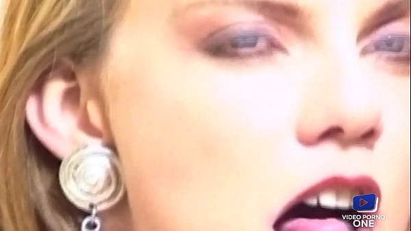 Zara Whites được fuck ở giữa một giấc mơ khiêu dâm với Carole Tré_dille