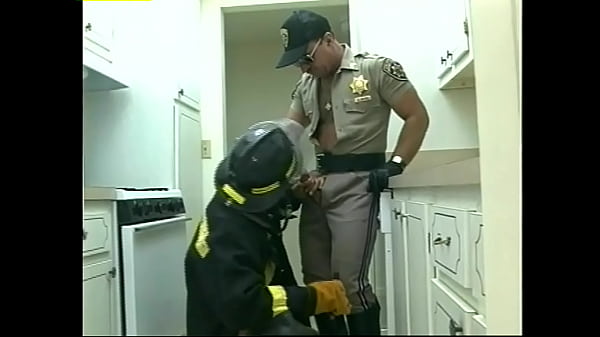 Plough Me #1 - Tout sur les hommes en uniforme