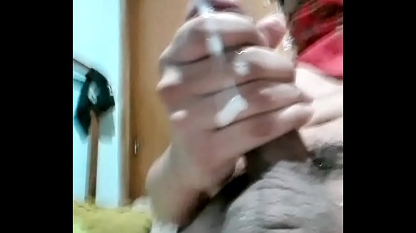 Guarda tutto il latte che ho tirato fuori dal mio cazzo