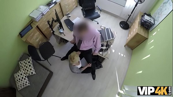 VIP4K. La bella e snella Katy Rose si fa trapanare la figa da un ispettore dei cattivi prestiti