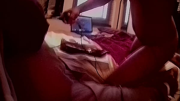 lần đầu tiên tôi bị nắm tay