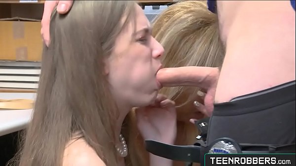 Horny Granny a volé un bijou et se fait punir avec elle - Teenrobbers.com