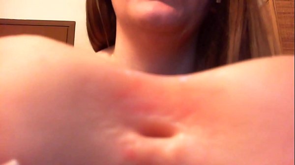 La tua piccola ragazza futa vuole scoparti il ​​culo così forte, sei pronto?