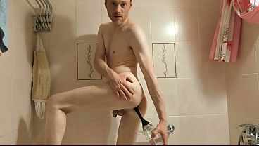 LanaTuls - Troia anale e puttana provano il pulitore automatico per clisteri anali.. TG: MoscaFaggot