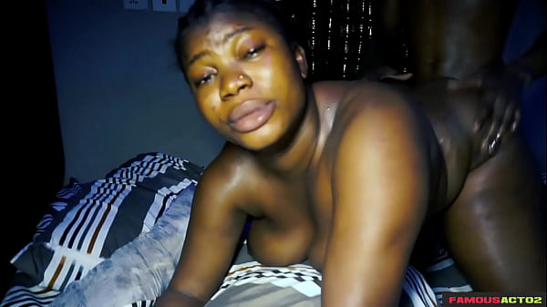 MI HERMANA HERMANA TETONA EN MI HABITACIÓN INTENTANDO ESCONDERSE DEMASIADO DE SU HERMANA Y ELLA CORRIÓ TAMBIÉN A MI HABITACIÓN INTERCAMBIÓ Y MI POLLA ESTABA DENTRO DE ELLA Y DIJO GRACIAS POR TODO