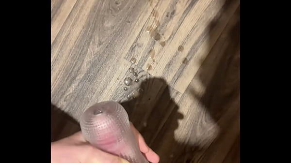 युवा ट्विंक किशोर किनारा। बड़ी उत्तेजना, कट्टर. बिग डिक कमिंग