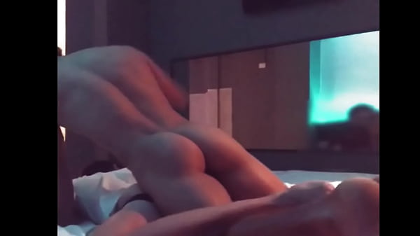 Mi CU&Ntilde_4D0 prueba mi culo por primera vez cuando su amante está de viaje