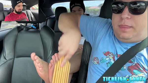 TicklishChubs: The Magic Tickler Demands Tickles And Worship From Bear Matt