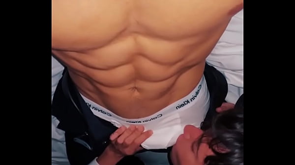 Do il culo agli strepers all'addio al nubilato del mio migliore amico