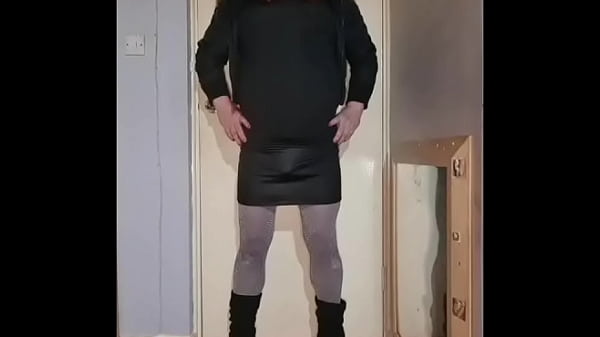 मैं अलग-अलग लोगों द्वारा गैंगबैंग में शामिल होने और इस्तेमाल करने के लिए तैयार हूं, अगर मुझे दो वोट डाउन वानकर्स के साथ चुदाई करने में यही करना होगा