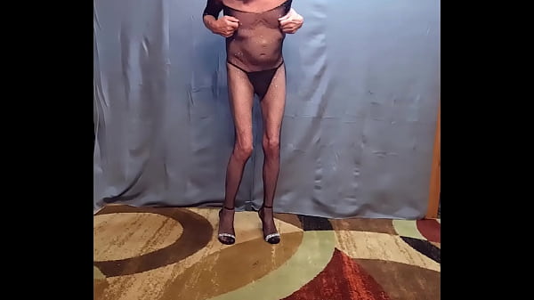 Busy-bottom - atualização #12 - Xvideos busy-bottom em nova meia arrastão e salto alto HD - 07 de outubro de 2025