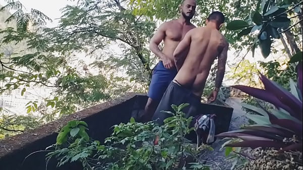 Den Arsch des Mannes auf der Spur ficken (VOLLSTÄNDIG AUF ROT)