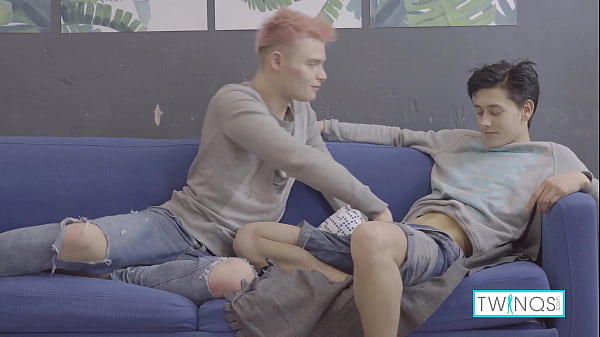 Logan jouit sur la poitrine d'Oliver après quelques scènes orales et anales sauvages !