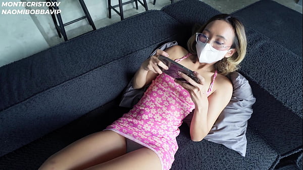 Una sexy teenager amatoriale si mette in mostra