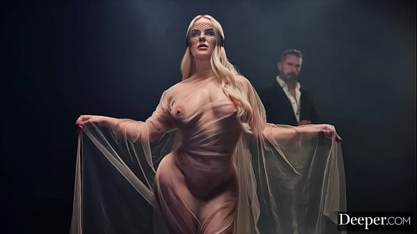 Tiefer. Die kurvige Göttin Vic Marie wird dominiert und hart gefickt