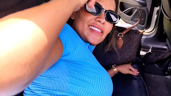 Ela adora se exibir, e quando tem a oportunidade de dar o cu em lugares proibidos, sua vontade fica ainda maior e ela até faz xixi depois de gozar. completo em Premium. Vagninho e Luna Oliveira