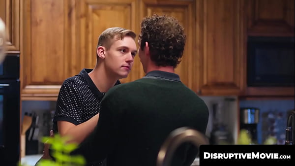 DisrupiveMovie.com - ग्रेग मैककॉन का विशाल लंड सुनहरे बालों वाले जैक बेली के तंग छेद को चोदता है