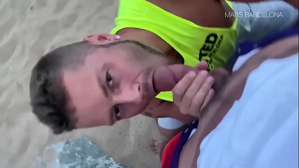 Fellations gays en plein air. Beaucoup de grosses bites dans ma bouche ! Grande vidéo complète