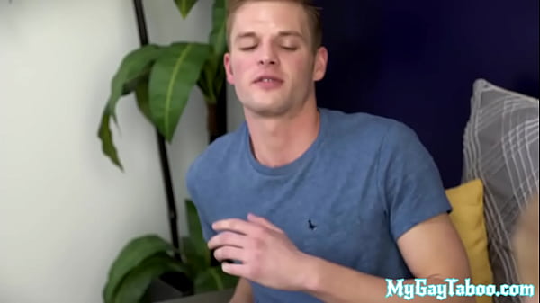 Top atlético golpeia stepbro antes de procriar em missionário