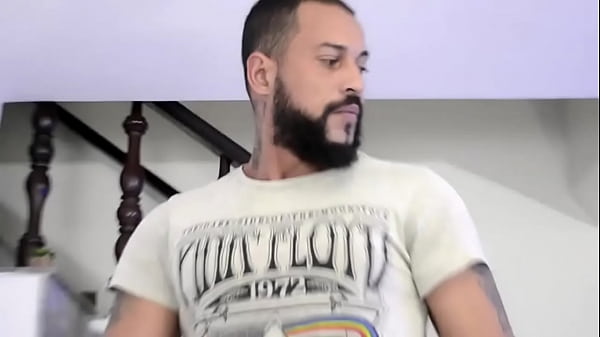 TERMINÉ FOLLANDO AL PINTOR EN EL TRABAJO