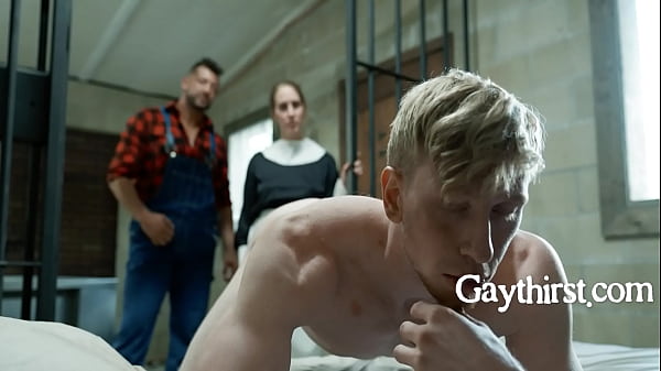 Von der Welt isolierter Twink, nur um gezüchtet zu werden | GayThirst