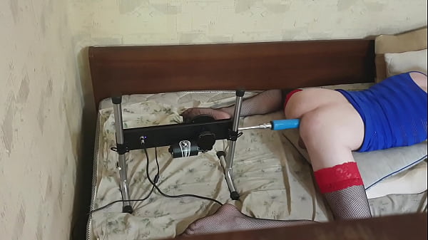 Sissy salope machine à sexe baise en solo