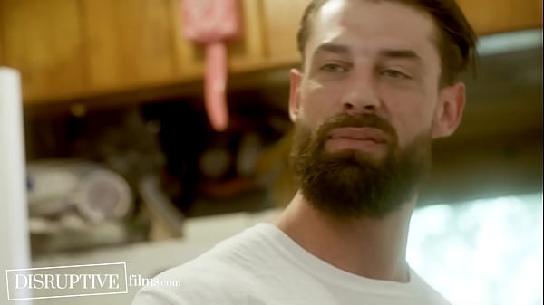 Esposa descobre o caso gay secreto do marido - Alpha Wolfe, Isaac X - DisruptiveFilms