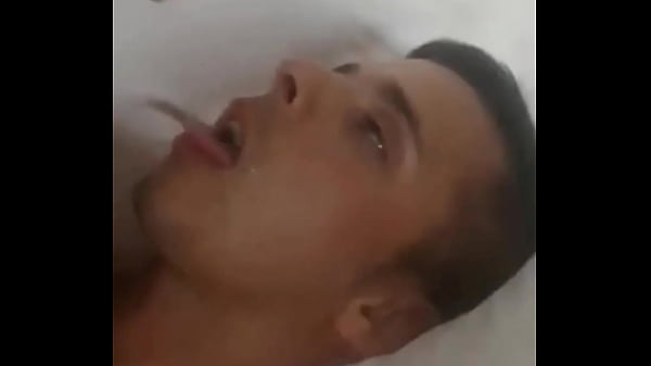 LEO BULGARI AVEC SON ÉNORME BITE POILUE SE brise d'une manière sauvage TWINK SLUT'_S GROS CUL - TEASER INCROYABLE !!!