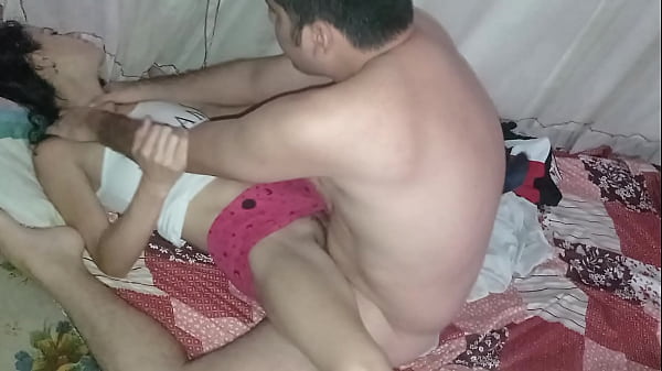 Alexandra, madre venezuelana, viene scopata per pochi soldi, sesso senza preservativo