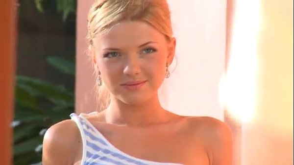 Incredibile ragazza scopata da un ragazzo arrapato