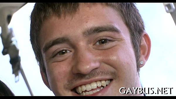 Lussuosa seduzione omosessuale per un ragazzo